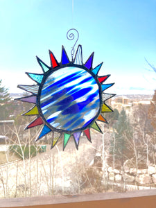 Blue and white striped center starburst